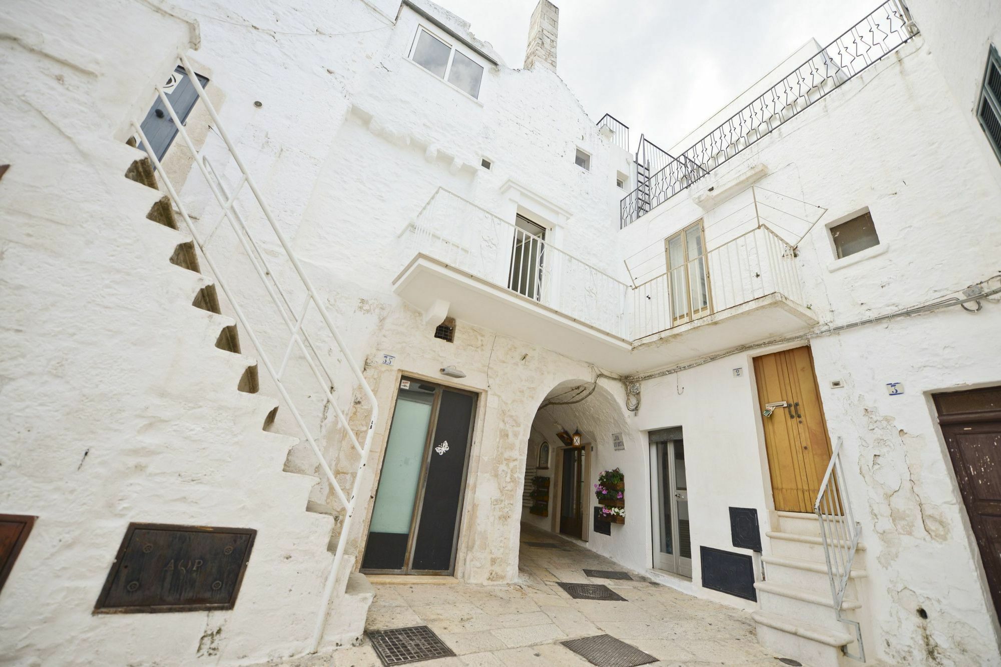 Casetta Arco Con Balcone Cisternino Exterior foto